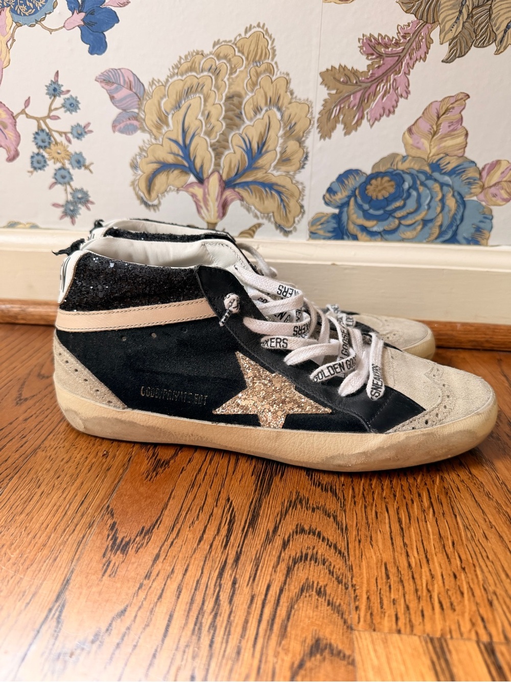 Golden Goose Kids Black and Beige High-Top Sneakers with Gold Glitter Star - Picture 3 of 9